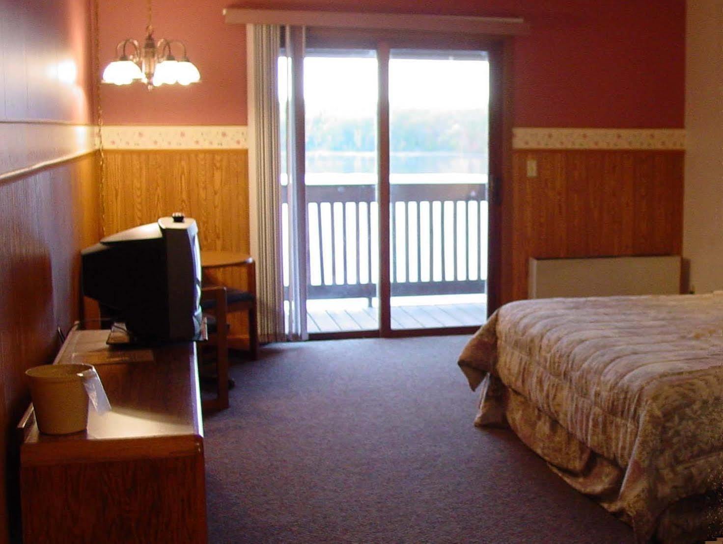 St. Croix Inn Solon Springs Екстериор снимка